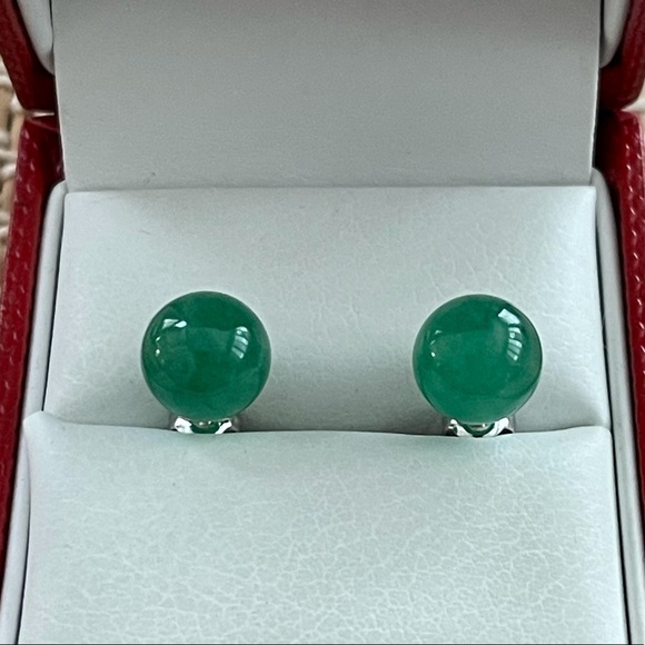 10mm jadeite jade silver tone stud earrings - Picture 5 of 5
